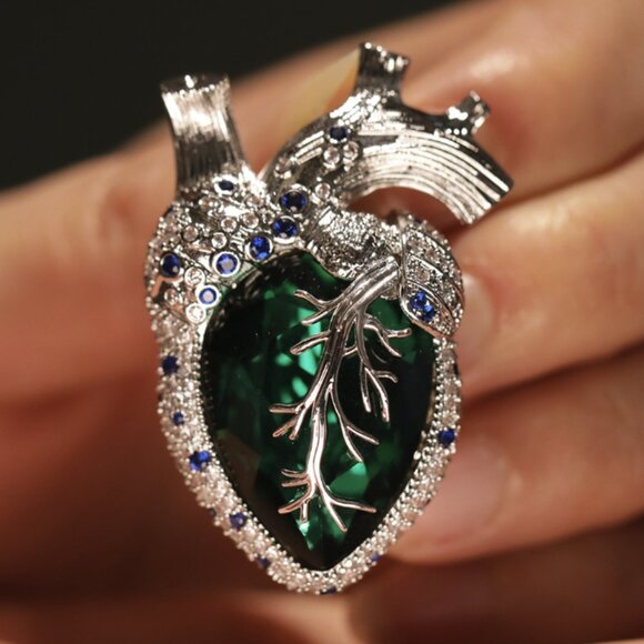 Jewelry - Luxury Anatomical Heart Crystal Brooch Pin